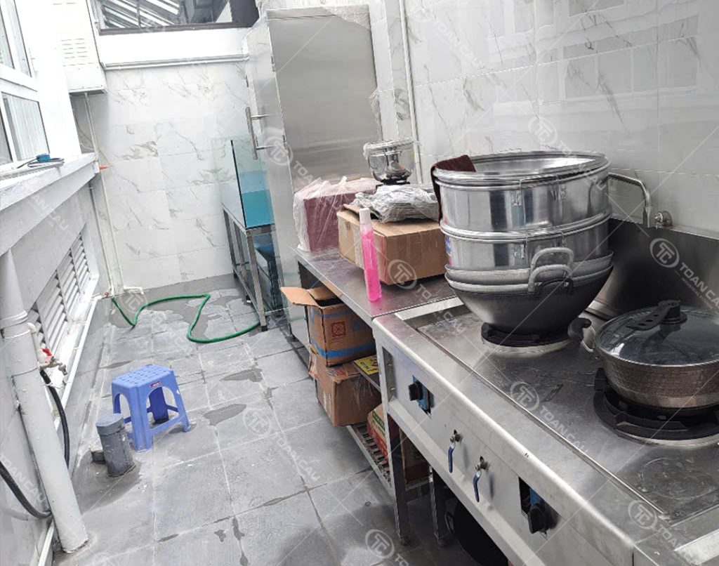 Hình ảnh thi công lắp đặt thiết bị bếp nhà hàng Phúc Hưng 3