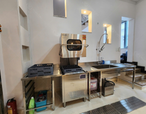 Máy rửa bát công nghiệp