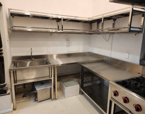 Khu sơ chế bếp nhà hàng
