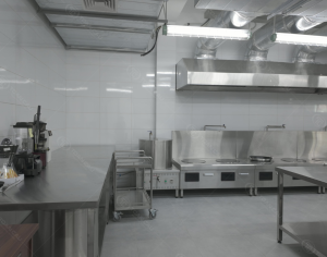 Khu cân do nguyên liệu và bếp nấu