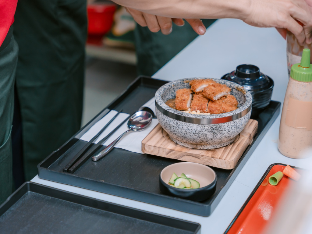 Cơm họa sốt nhật