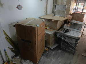 thiet bi bep van chuyen den nha hang