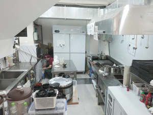 toan canh khu bep nha hang waji sau khi hoan thanh