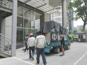 van chuyen thiet bi bep den nha hang