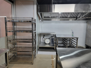 Giá inox bếp công nghiệp
