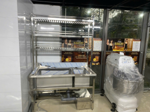 Khu rửa bếp bánh