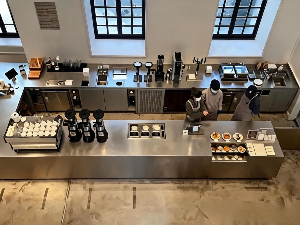 20+ Mẫu Quầy Bar Đẹp Quán Cafe, Trà Sữa & Nhà Hàng 6 mẫu quầy bar đẹp hình chữ U