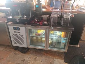Máy móc pha chế của bar nhà hàng coco beach