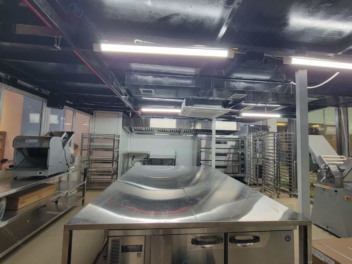 Thiết Kế Bếp Bánh Chuyên Nghiệp | Giải Pháp Toàn Diện 6 Khu bếp bánh được Bếp Toàn Cầu bố trí setup cho khách hàng